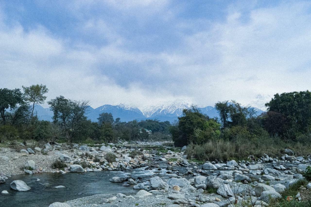 Hotel River Retreat Kangra Eksteriør billede