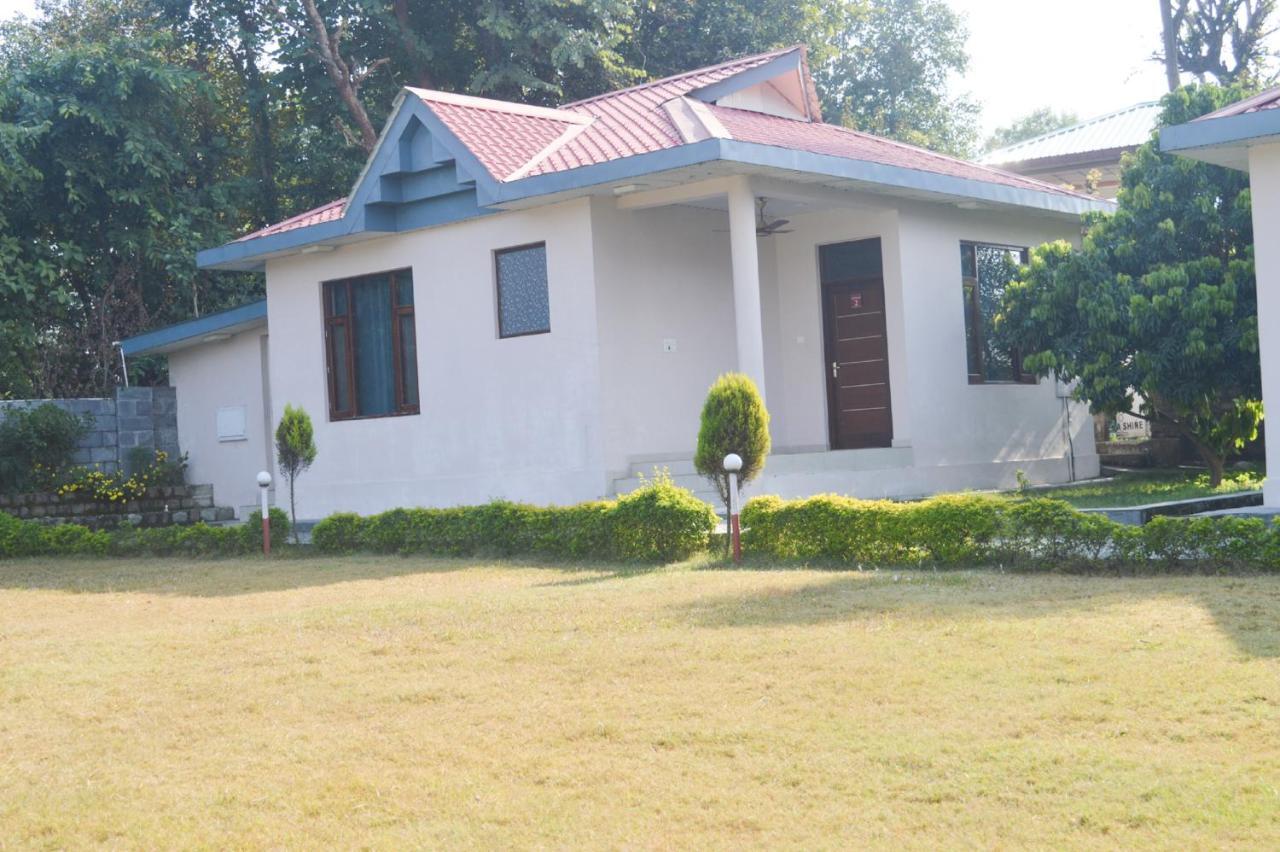 Hotel River Retreat Kangra Eksteriør billede